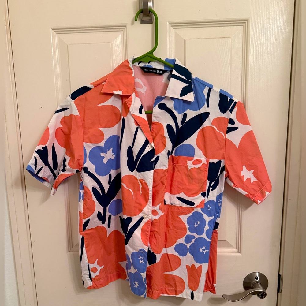 Colorful Uniqlo x marimekko Women’s Button up Shirt